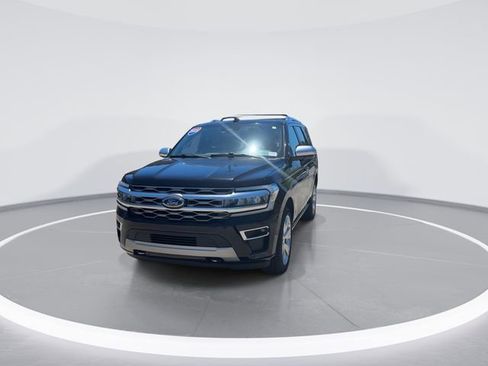 Used 2023 Ford Expedition Platinum AWD/4WD image 2