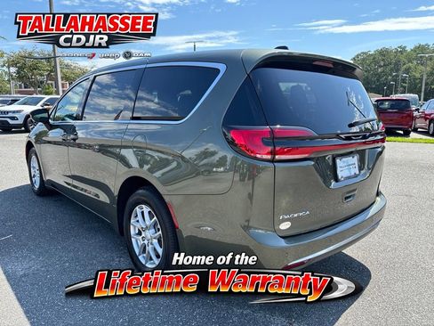 New 2027 Chrysler Pacifica Select FWD image 6