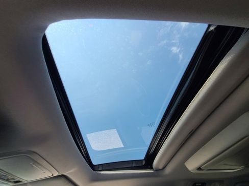 Used 2023 Honda Odyssey Elite image 14