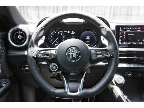 Used 2024 Alfa Romeo Tonale Veloce AWD/4WD image 16
