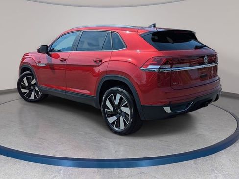 Used 2024 Volkswagen Atlas Cross Sport SE w/ Panoramic Sunroof Package FWD image 7