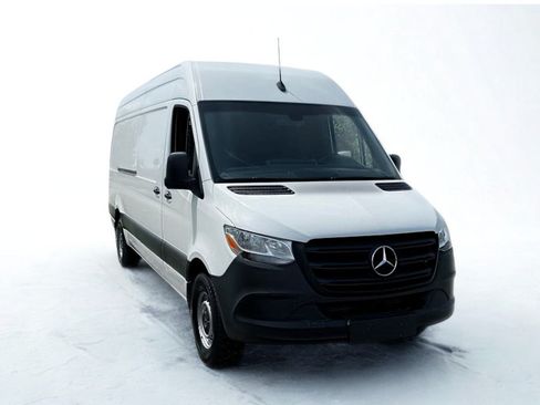 Used 2022 Mercedes-Benz Sprinter 2500 image 8