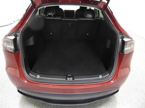 Used 2021 Tesla Model Y 2WD image 31