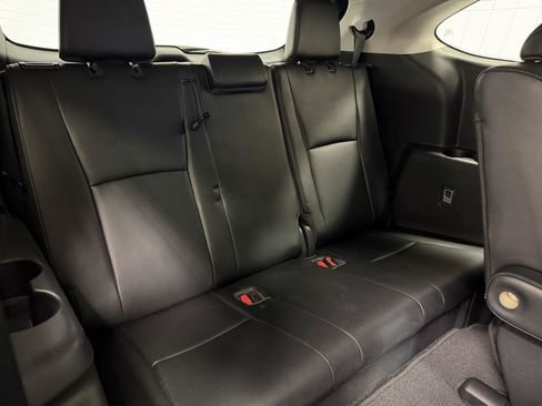Used 2021 Toyota Highlander Limited FWD image 17