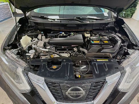 Used 2017 Nissan Rogue SV w/ Sun & Sound Touring Package AWD/4WD image 36