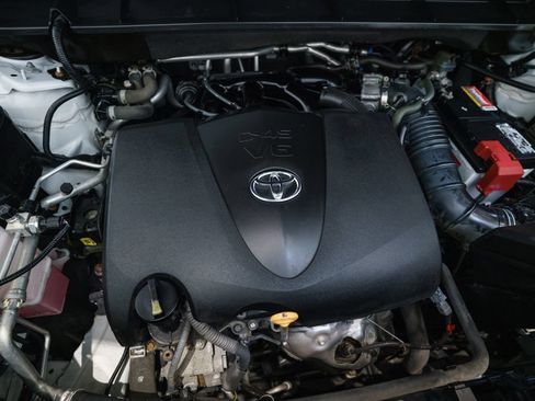 Used 2022 Toyota Highlander XSE AWD/4WD image 44