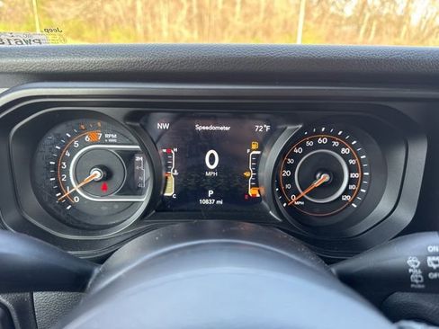 Used 2025 Jeep Wrangler Sport S image 25