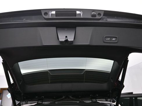 New 2025 Volvo XC40 B5 Core w/ Protection Package Premier image 30