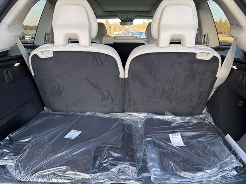 New 2026 Volvo XC90 B6 Ultra w/ Protection Package image 18