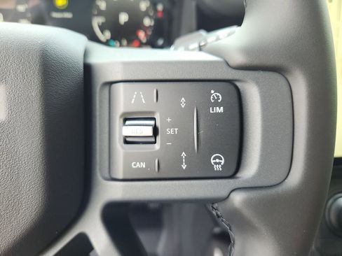 New 2026 Land Rover Defender 110 X-Dynamic SE AWD/4WD image 18