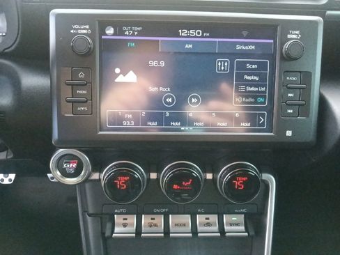 Used 2023 Toyota GR86 Premium image 21