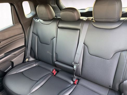 New 2026 Jeep Compass Latitude image 13