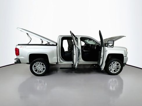 Used 2017 Chevrolet Silverado 1500 LTZ Z71 w/ LTZ Plus Package AWD/4WD image 23