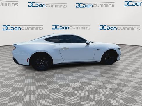 Used 2025 Ford Mustang GT RWD image 9