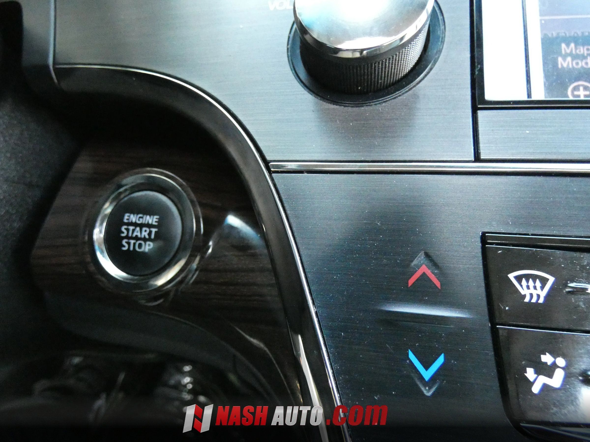 Used 2013 Toyota Avalon Limited FWD image 53