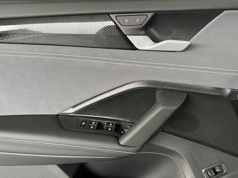 New 2026 Volkswagen Tiguan SE R-Line image 10