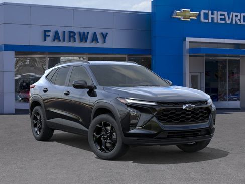 New 2026 Chevrolet Trax LT w/ Midnight Edition FWD image 7