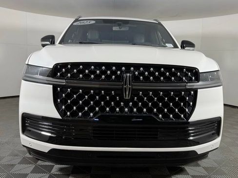 Used 2025 Lincoln Navigator L Black Label image 10