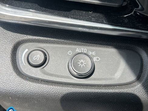 Used 2024 Buick Envista Sport Touring w/ Convenience I Package FWD image 23