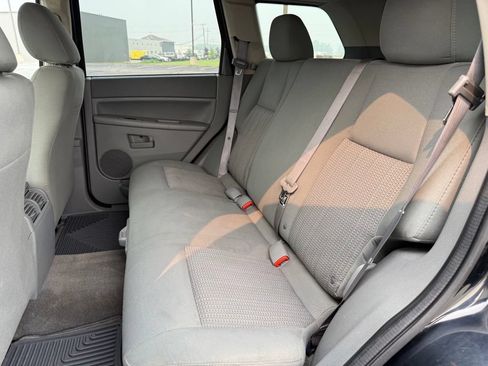 Used 2007 Jeep Grand Cherokee Laredo w/ Cargo Convenience Group AWD/4WD image 25
