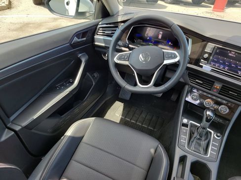 Used 2023 Volkswagen Jetta SE w/ Panoramic Sunroof Package FWD image 17