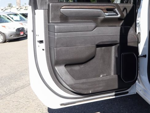 Used 2025 Chevrolet Silverado 3500 LT w/ Convenience Package image 40