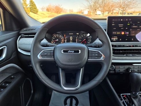 New 2023 Jeep Compass Sport AWD/4WD image 17