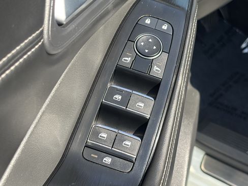 Used 2023 Nissan Rogue SL w/ SL Premium Package FWD image 16
