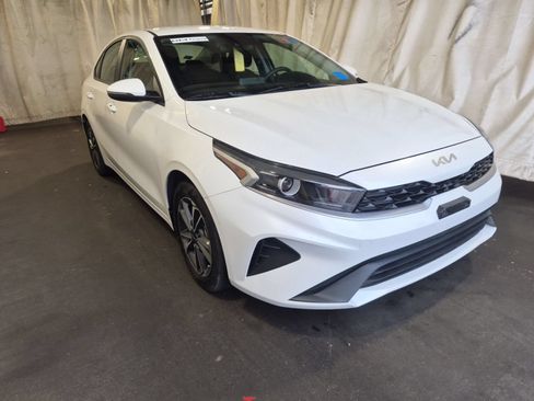 Used 2024 Kia Forte LXS w/ LXS Technology Package FWD image 3