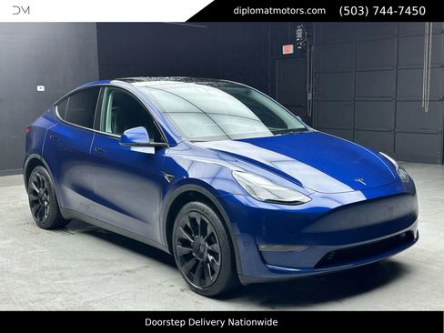Used 2023 Tesla Model Y Long Range image 8