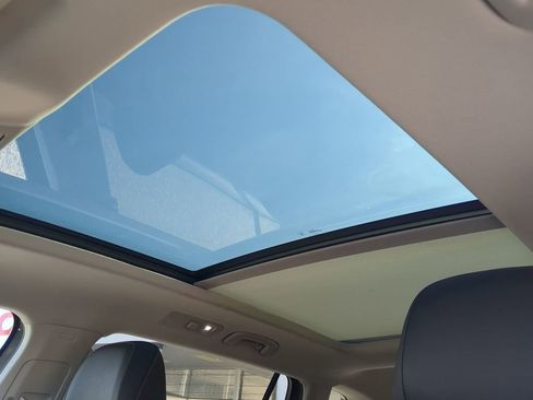 Used 2024 Volkswagen Tiguan Wolfsburg Edition image 20