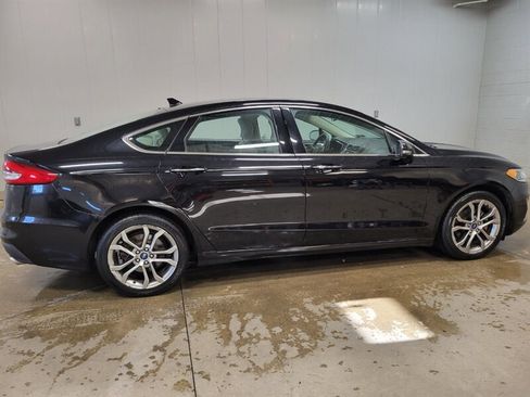 Used 2019 Ford Fusion SEL FWD image 12