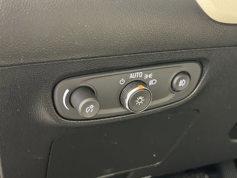 Used 2021 Buick Encore GX Preferred w/ Sport Touring Package image 31