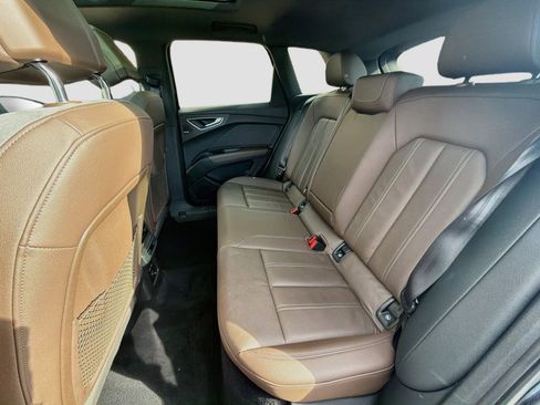 Used 2023 Audi Q4 e-tron Premium Plus AWD/4WD image 30