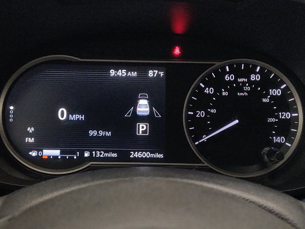 Used 2025 Nissan Versa SV w/ Trunk Package FWD image 23