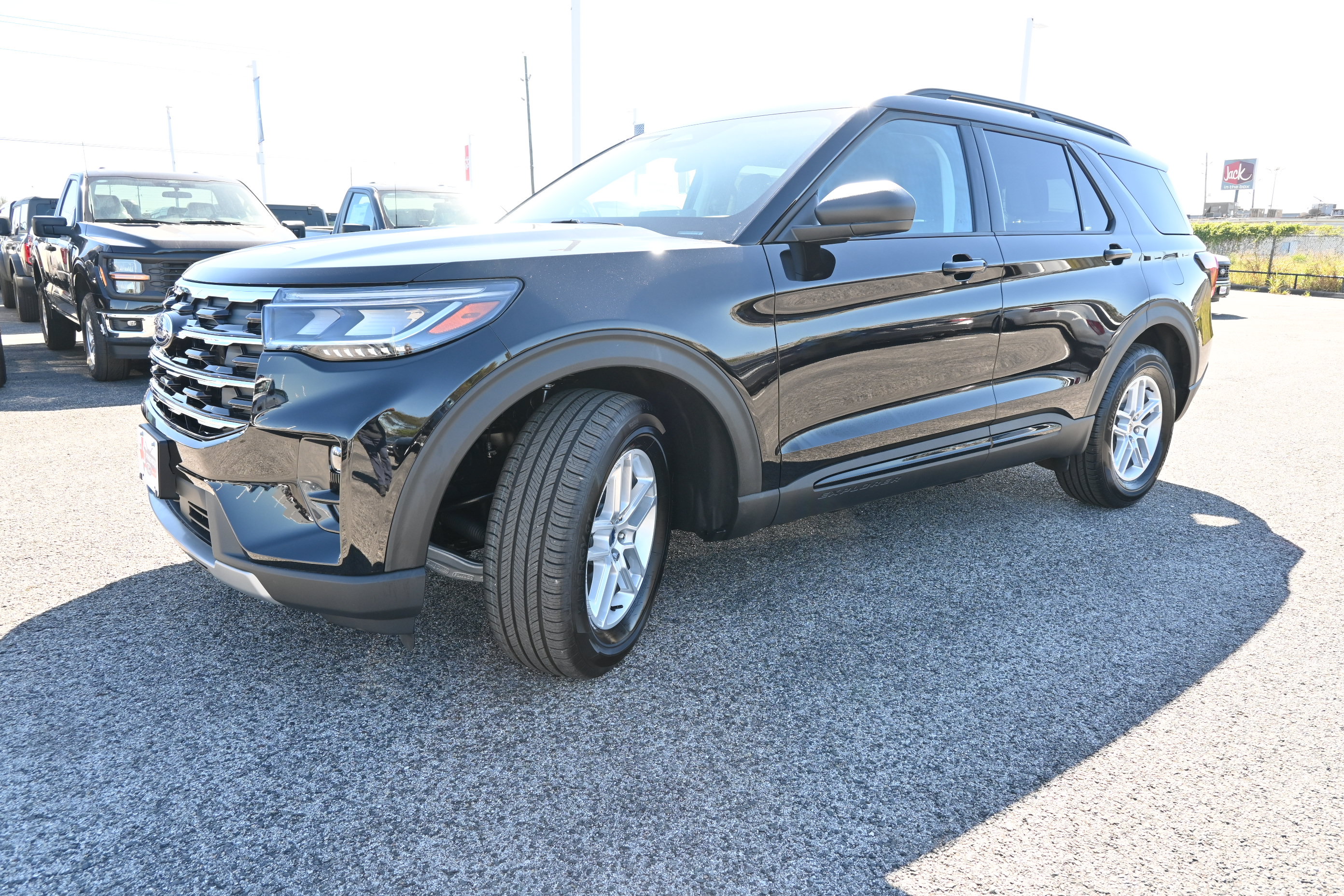 New 2026 Ford Explorer Active w/ Active Comfort Package RWD image 8