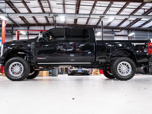 New 2026 Ford F250 Platinum w/ Tremor Off-Road Package image 7