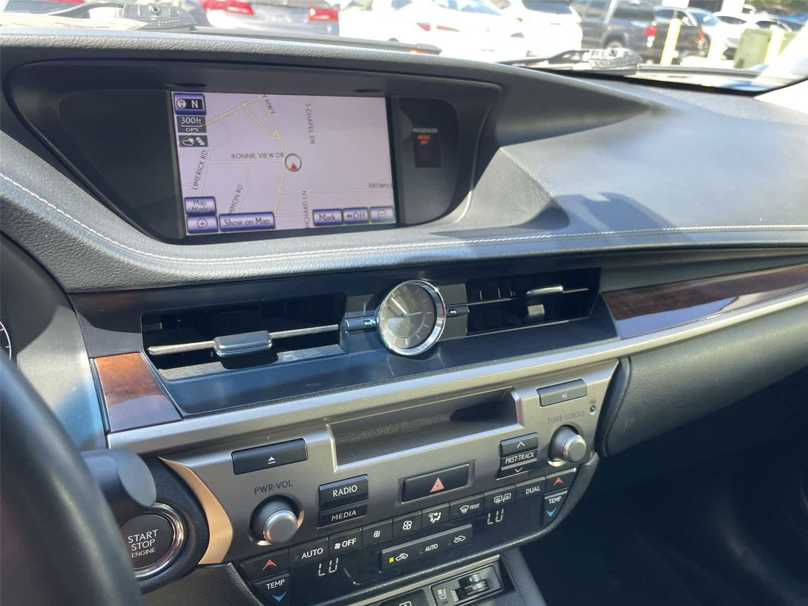 Used 2013 Lexus ES 350 w/ Luxury Pkg FWD image 25