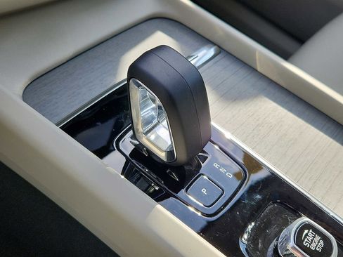 Used 2025 Volvo XC60 T8 Plus w/ Protection Package Premier image 14