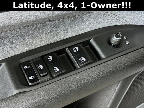 Used 2023 Jeep Compass Latitude w/ Sun and Sound Group image 18