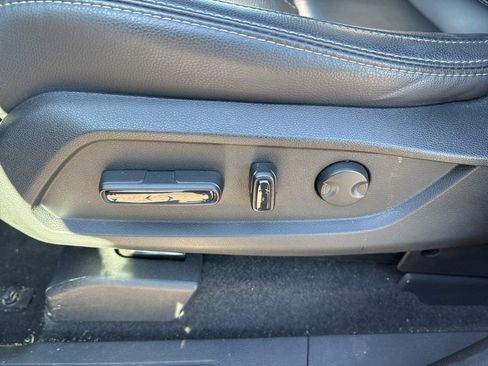 Used 2025 Honda Pilot EX-L image 18