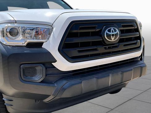Used 2019 Toyota Tacoma SR AWD/4WD image 28