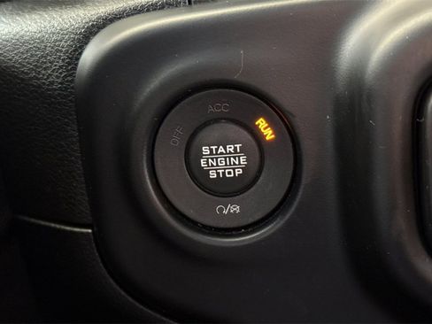 Used 2020 Jeep Wrangler Unlimited Sport image 32