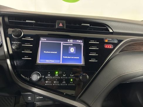 Used 2019 Toyota Camry LE image 14