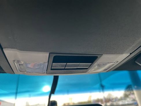 Used 2016 Ford Expedition XLT image 21