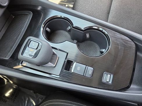 Used 2025 Nissan Rogue SV FWD image 27