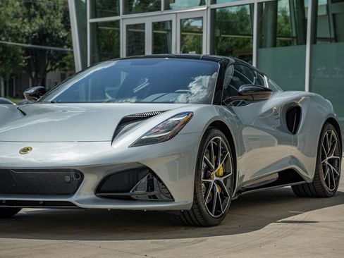 New 2025 Lotus Emira image 5