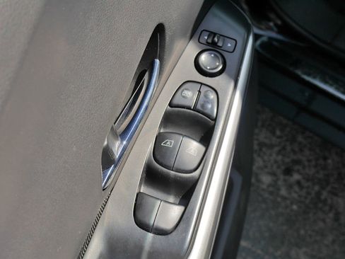 Used 2020 Nissan Kicks SV FWD image 20