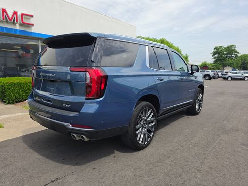 Used 2025 GMC Yukon Denali Ultimate AWD/4WD image 3