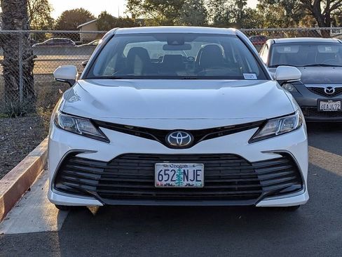 Used 2022 Toyota Camry LE image 5
